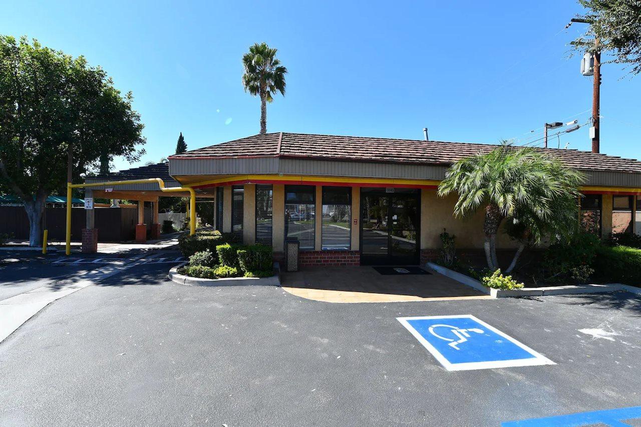 Costa Mesa Inn - Newport Beach Area Εξωτερικό φωτογραφία